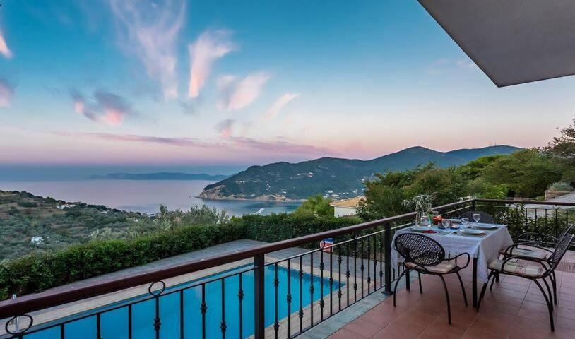 Villa Alegria Skopelos Town Bagian luar foto